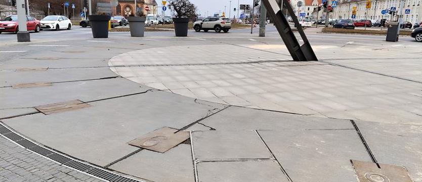 Stan postępującej degradacji. Konieczna wymiana nawierzchni, a pieniędzy nie ma!