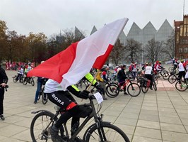 Biało-czerwony rajd przez Szczecin