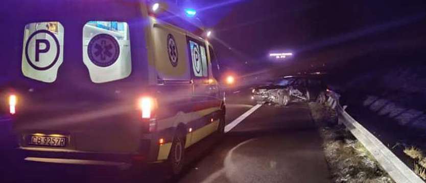 Śnieg zasypał drogi. Są kolizje i wypadki