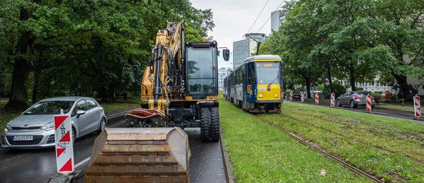 Remont torowiska na Matejki. Zwężenia jezdni i przygotowania do zasadniczych prac
