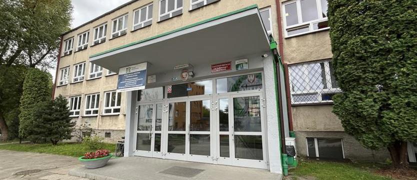 Kompleks sportowy przy XVI LO otwarty, ale nie całkowicie