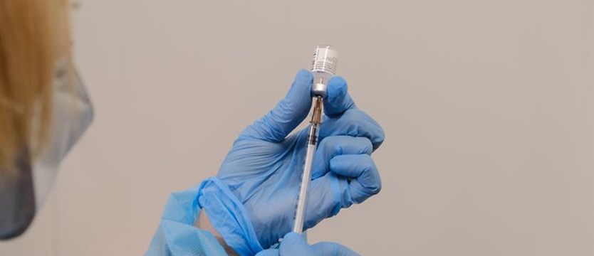 Ruszają szczepienia przypominające dla osób po 50. roku życia