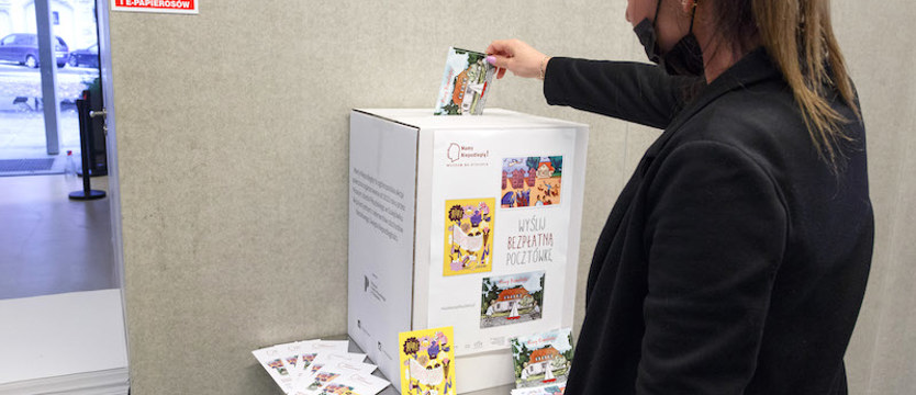 Pocztówkowe wyznanie w stylu retro - w muzeum czekają kartki z okazji Święta Niepodległości