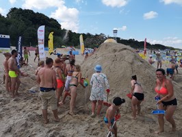 Kopiec z piasku w Dziwnówku. Do rekordu zabrakło 14 centymetrów!