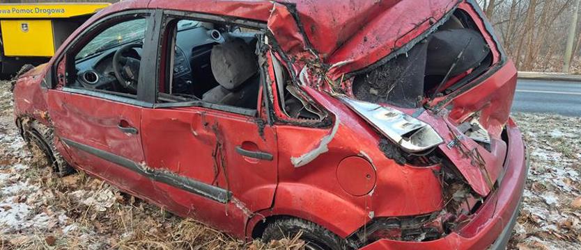 Kierowca ucierpiał, nikt nie pomógł. Dramatyczne chwile i apel o większą empatię