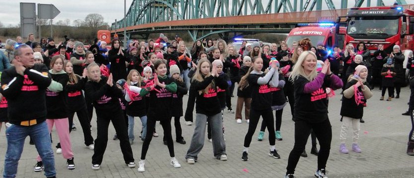 Gryfinianie w tanecznym proteście przeciwko przemocy