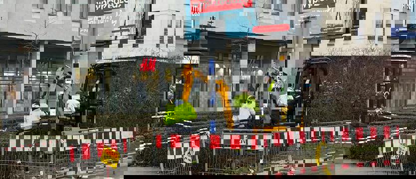 Rozszczelnienie rury z gazem w al. Bohaterów Warszawy w Szczecinie