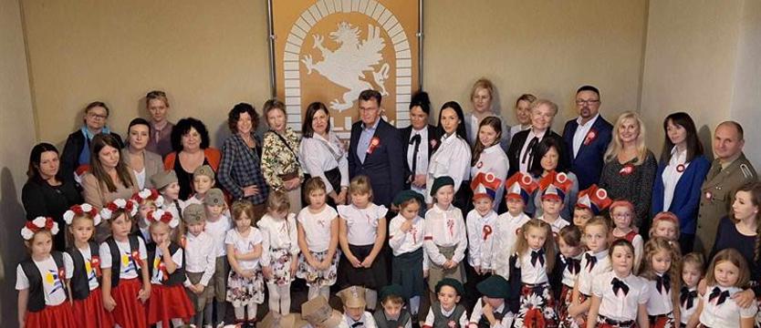 Mały Polak - wielkie serce. Przedszkolaki śpiewały patriotyczne pieśni