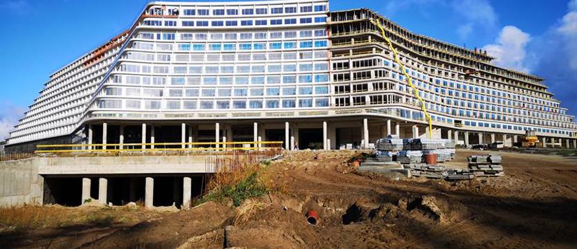 Na budowie hotelu Gołębiewski w Pobierowie
