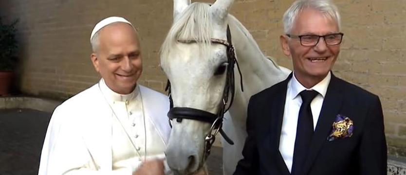 Koń dla papieża. Z podkołobrzeskiej stadniny do Castel Gandolfo