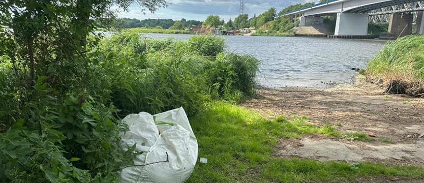 Wór z (cuchnącą) niespodzianką