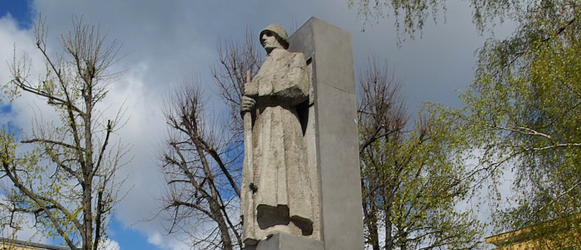 Pomniki (na razie) zostają. Spór na sesji Rady Miasta Szczecina