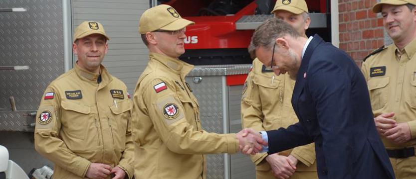 Życzenia dla strażaków. Awanse i zwyczajna służba