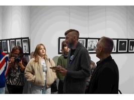 Indoctrinatie in de ZPAF-galerij