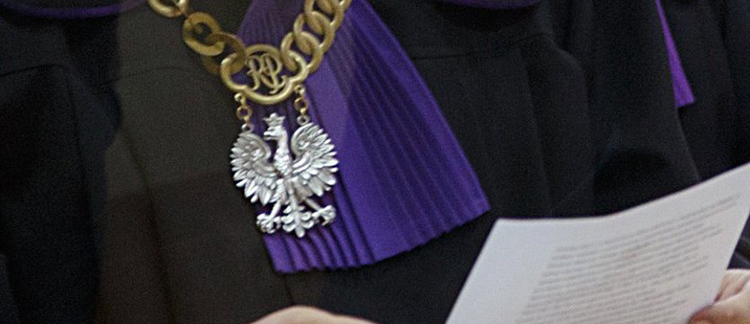 Śmierć dziecka w rozgrzanym aucie. Sąd umorzył postępowanie w sprawie matki