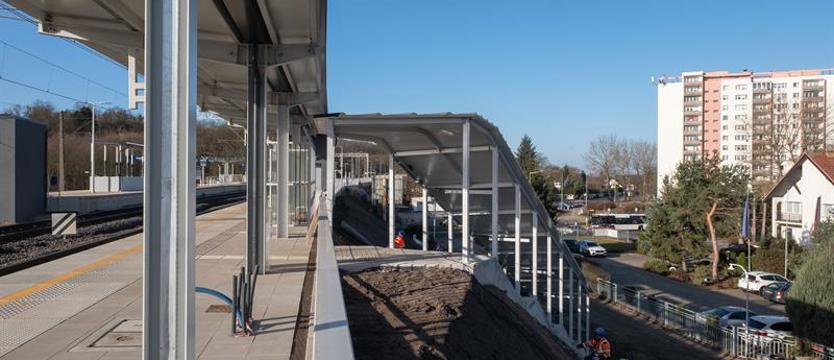 Przystanek w Zdrojach z nowym połączeniem dla pieszych