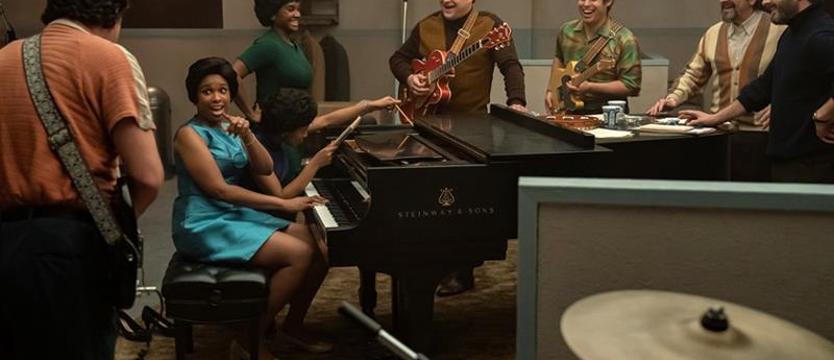 Królowa wybrała Jennifer do filmu. Wkrótce długo oczekiwana opowieść biograficzna