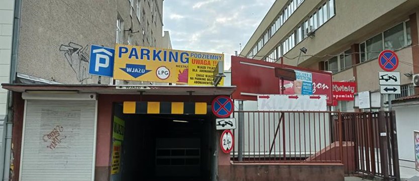 Parking w centrum Szczecina niedochodowy. STBS szuka kupca