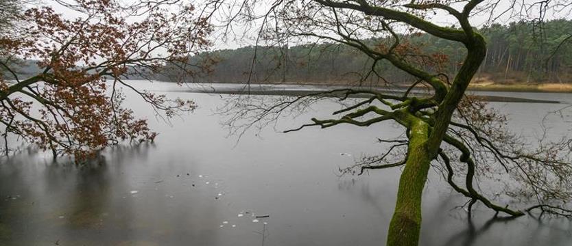 Trwa dolewanie wody do Jeziora Głębokiego