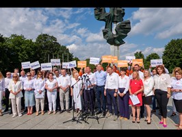 PO zamierza "pogonić Kaczyńskiego". Największa partia opozycyjna zaprezentowała kandydatów