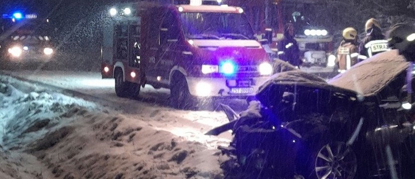 Wypadek na chociwelce, dachowanie na trasie Chociwel - Dobropole. Cztery osoby w szpitalu