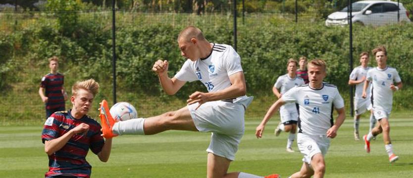 Piłka nożna. Trzy porażki w III lidze