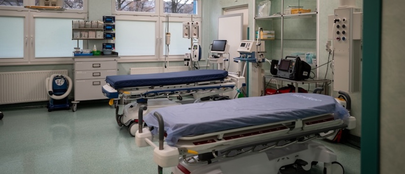 Sto tysięcy za pracę... jeden dzień w tygodniu. Co z tą ochroną zdrowia?