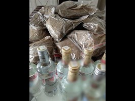 Nielegalny tytoń i alkohol na posesji w Połczynie-Zdroju