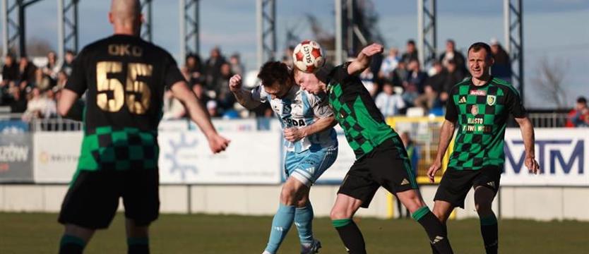 Piłka nożna. Szczęśliwy remis. Stal za twarda dla Świtu