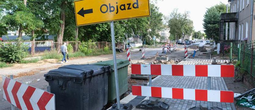 Na Krzemiennej kierowcy zwalniają. To jeszcze nie koniec robót