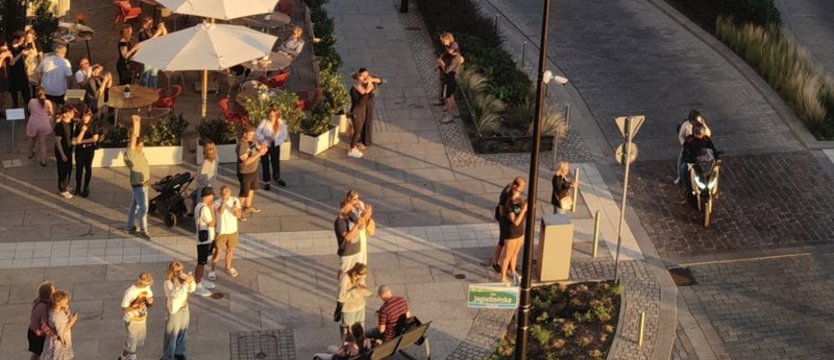 Na ulicach Szczecina obserwowali częściowe zaćmienie Słońca