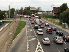Zakorkowane ulice i autobusy poza rozkładami w Szczecinie