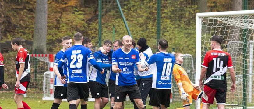 Piłka nożna. Mirand wygrał z Białymi w meczu na szczycie w IV lidze