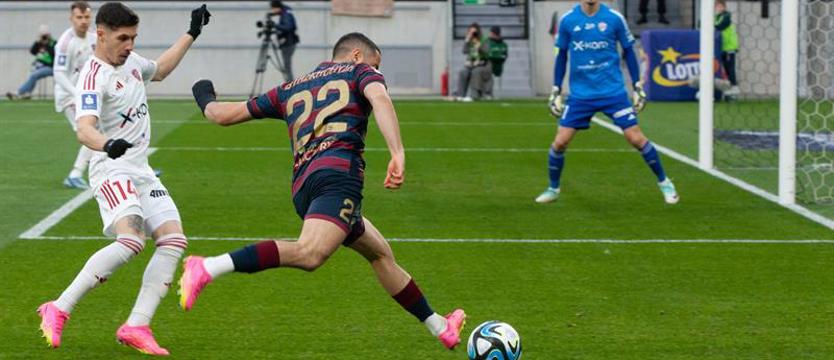 Piłka nożna. Pogoń pod Jasną Górą