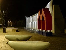 Gotowa fontanna przy Muzeum Techniki i Komunikacji w Szczecinie