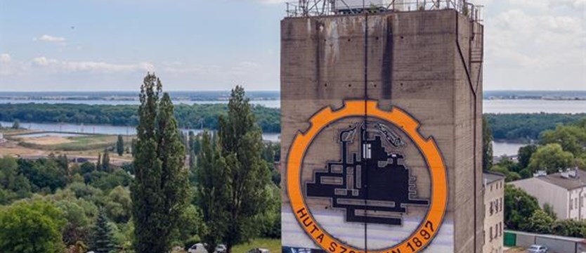 Na muralu pamięć o hucie. Powstał w ramach programu „Street Art Szczecin 2021”