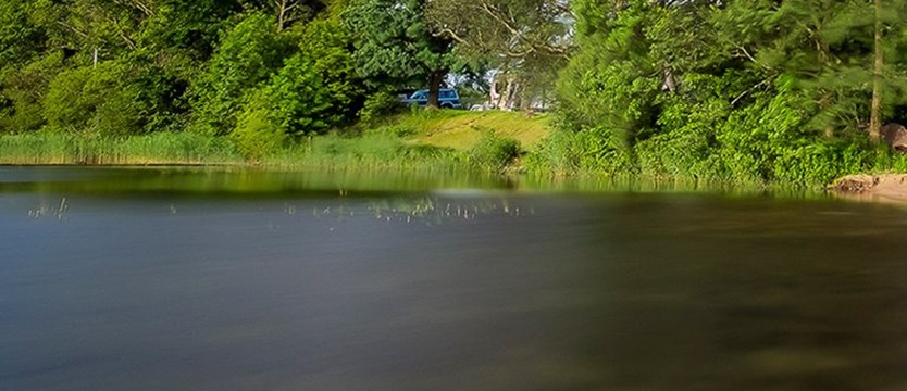 Tragedia nad jeziorem w Kiczarowie. Nie żyje mężczyzna