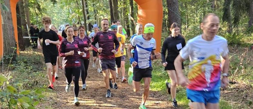 Lekkoatletyka. Biegali w Łukęcinie