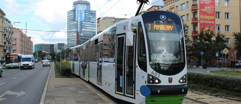 Prości ludzie z tramwajów. Prezes i prezydent przepraszają