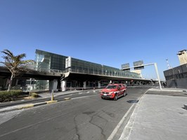 Pożar na lotnisku na Sycylii. Problemy turystów z powrotem do kraju