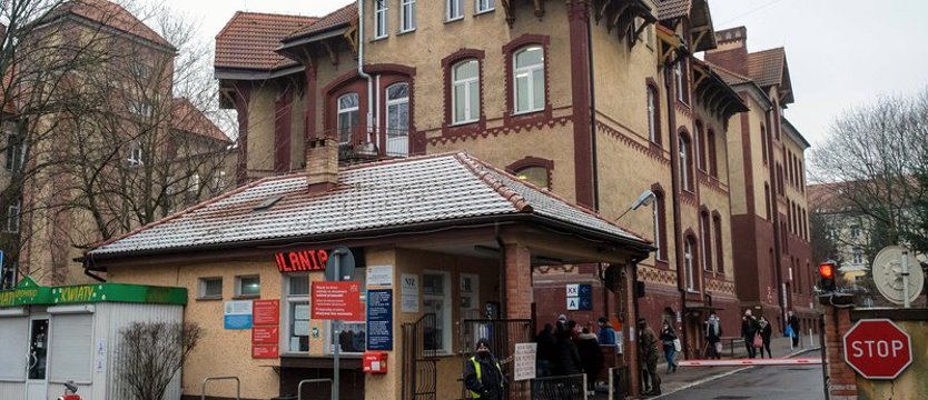 Awaria ogrzewania. Agregaty prądotwórcze dla szpitala na Pomorzanach