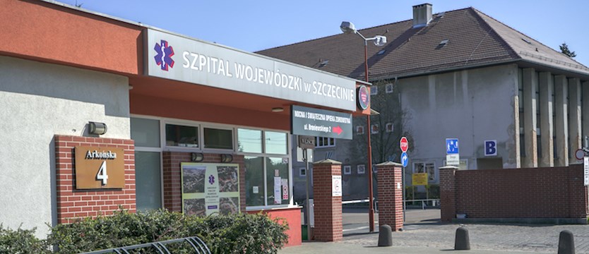 Zawieszone oddziały w szpitalu wojewódzkim w Szczecinie. Przez rosnącą liczbę pacjentów z COVID-19