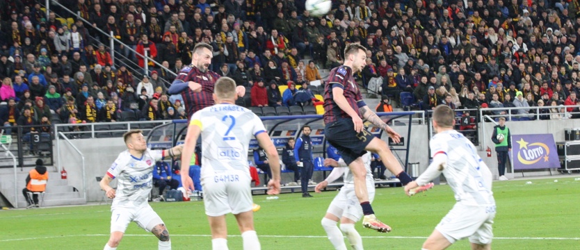 Piłka nożna. Portowcy ambitnie walczyli, lecz nie dali rady...