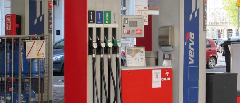Taniej także we wrześniu. Przedłużone promocje na paliwo