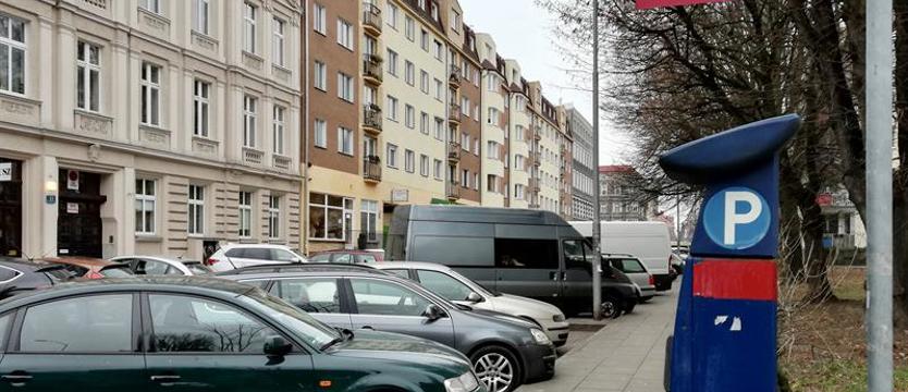 Są miejsca, gdzie nie trzeba płacić za postój!