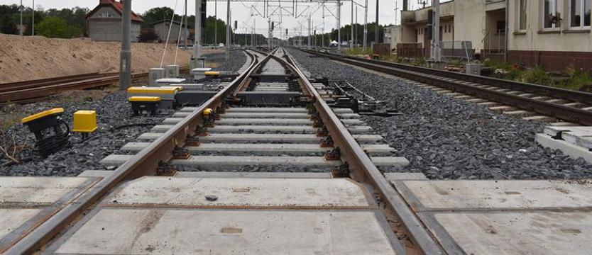 Kobieta na torach. Nagłe hamowanie pociągu