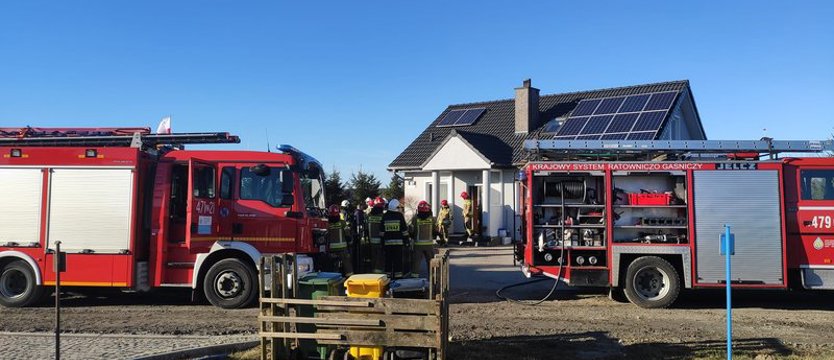 Pożar w domu jednorodzinnym. Zapaliła się instalacja fotowoltaiczna