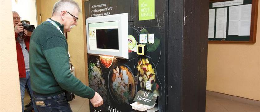 Nowość na Politechnice Morskiej. Ciepły obiad z... automatu