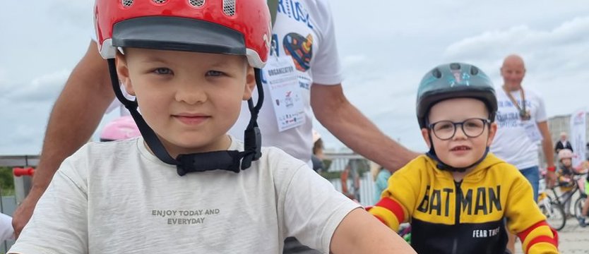 Od środy obowiązek używania kasków przez młodych rowerzystów i kierujących e-hulajnogami
