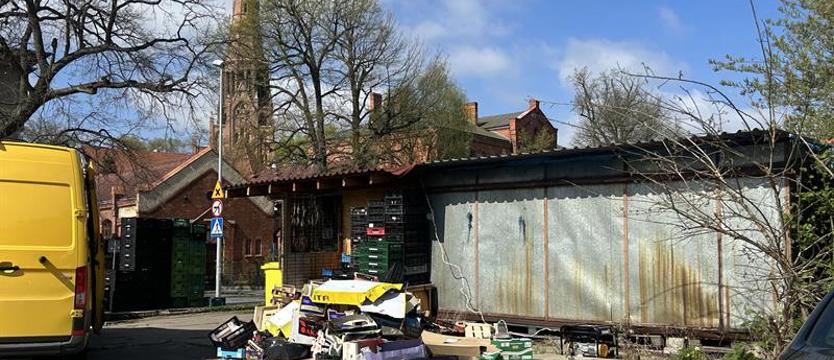 Deweloper na targowisku. Czy na ryneczku w Dąbiu ziści się sen architektów?